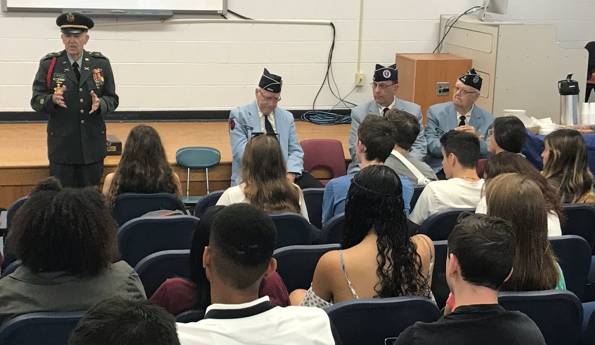 eastern_track's tweet photo. Be sure to thank a vet this Memorial Day for their service. Special thanks to our Korean War vets who took the time to speak to our students today. The “Forgotten War” is not forgotten to us. #easternhistory https://t.co/OWA5yOAYbG