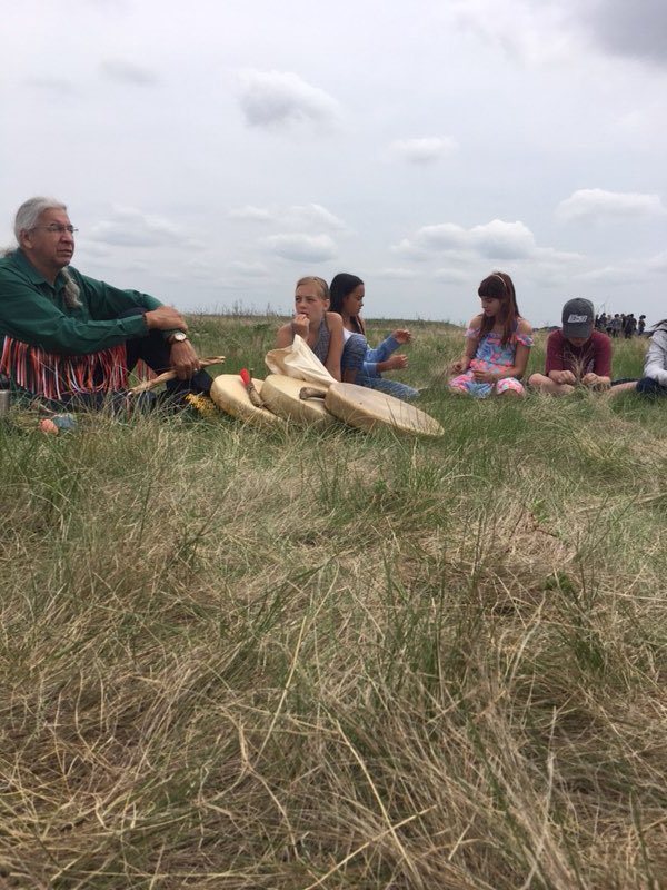 BrevoortPark's tweet photo. @nancy_barr9  and Grade 4/5 took their learning out to the Northeast Swale today with Kenton from @Meewasin and @JosephNaytowhow as part of the Nature City Festival. Great learning and building strong connections to the land!  #spslearn #wildaboutyxe https://t.co/GyrniwyV5c