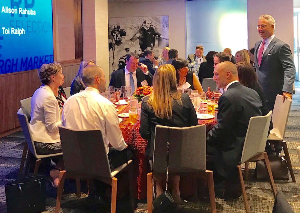 JasonB_PNC's tweet photo. Capping off a terrific evening, @PNCBank #Pittsburgh Regional Pres., @lrcestello, congratulates each of this years All-Stars. A fantastic night at @heinzfield. https://t.co/nmx8kBOIDM