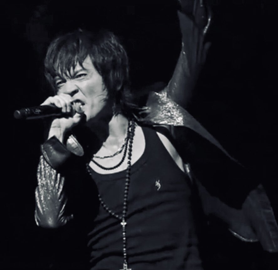 Uzivatel Marica Na Twitteru これはモノトーンでもカッコいいかなーと 氷室京介 Parachute 本当はカラー Tour10 11 Borderless 50x50 Rock N Roll Suicide Weekend S Your Video T Co Hetnfogb3m T Co M8agnhgsi9