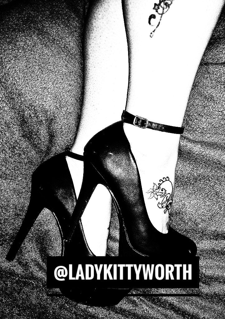 OddDoctor's tweet photo. 🖤🖤sᎬᏒᏉᎬ🖤🖤

@LadyKittyWorth

#findom #RTOddSquad @DirkHooper @RTHeartbreak @RTSissyWallet @rtghoul @rtp1g @rtfucker @underdeskloser https://t.co/TiFiHEmjB9