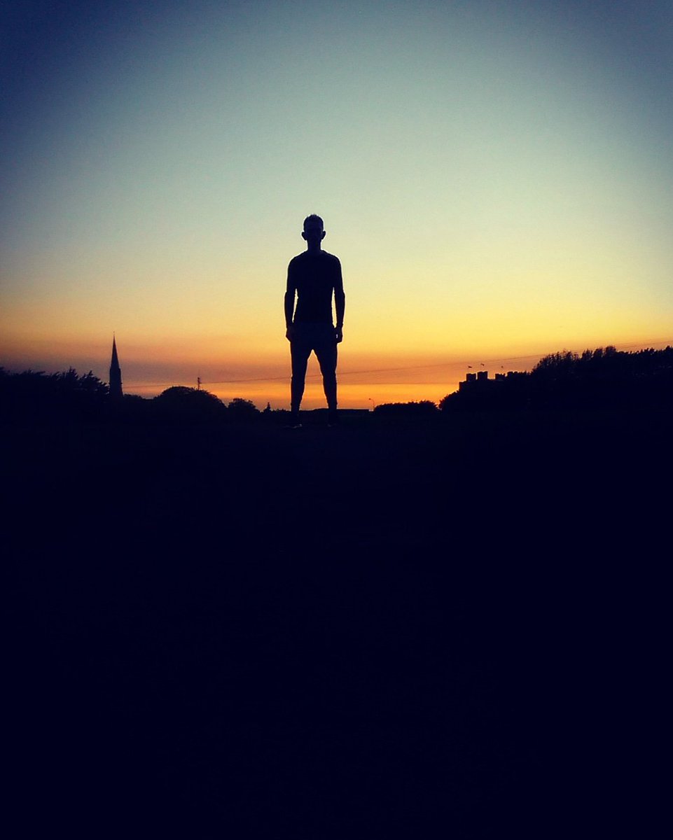 TomMcG25's tweet photo. Appreciate where you are right now - not everyone has made it this far.
#photographer #sunset #mindfulness #meathtourism #discoverireland #irelandsancienteast #trimcastle #history #trim #fitfam #mentalhealth #positivity #serenity #visitireland https://t.co/RdCBbx6oS5