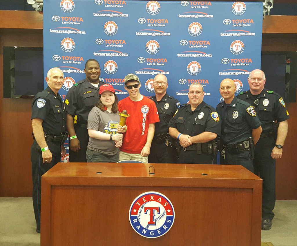 TexasLETR's tweet image. Torch Run is kicking off at the Rangers game tonight with Elvis Anddrus. @DuncanvillePD @DerrickVWDPD @RPDTittle @IrvingPD