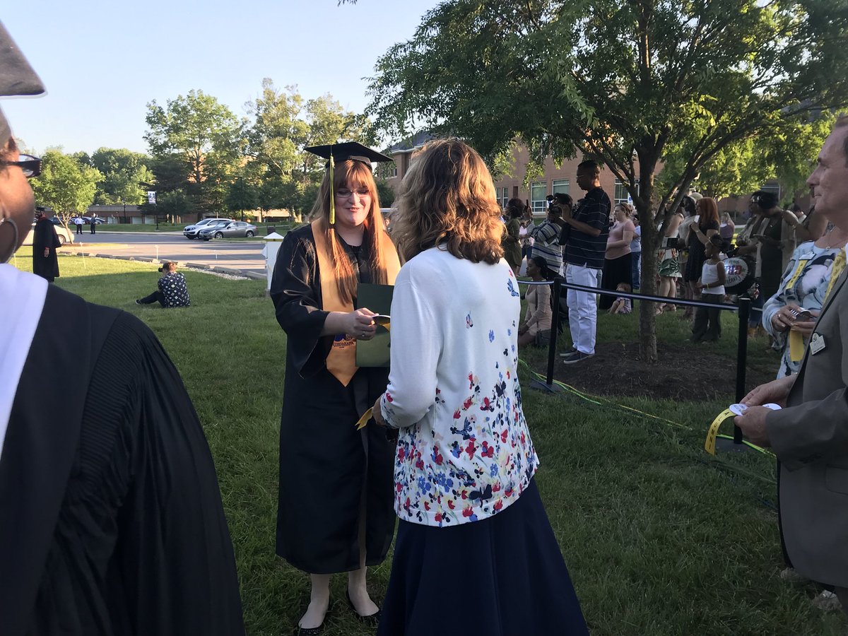 CSMHeadlines's tweet photo. CSM Foundation Directors\Alums welcome our newest alums! Once a Hawk, Always a Hawk! #CSMgrad2018 #Comm_college #CSMhawks https://t.co/yhoZ20hPsV