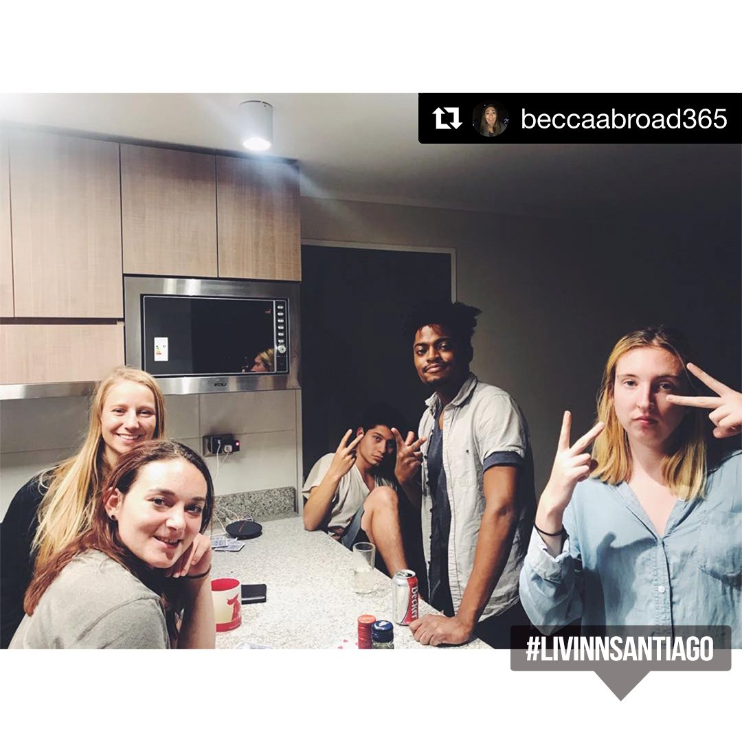 Vivir en Livinn amplía tu lista de amigos y siempre tendrás una buena historia para compartir y para escuchar… ¡Comparte la tuya con nosotros!
.
.
.
#LivinnSantiago #Friends #LivinnFriendly #Erasmus #Amigos https://t.co/uvoBKZOd3Z