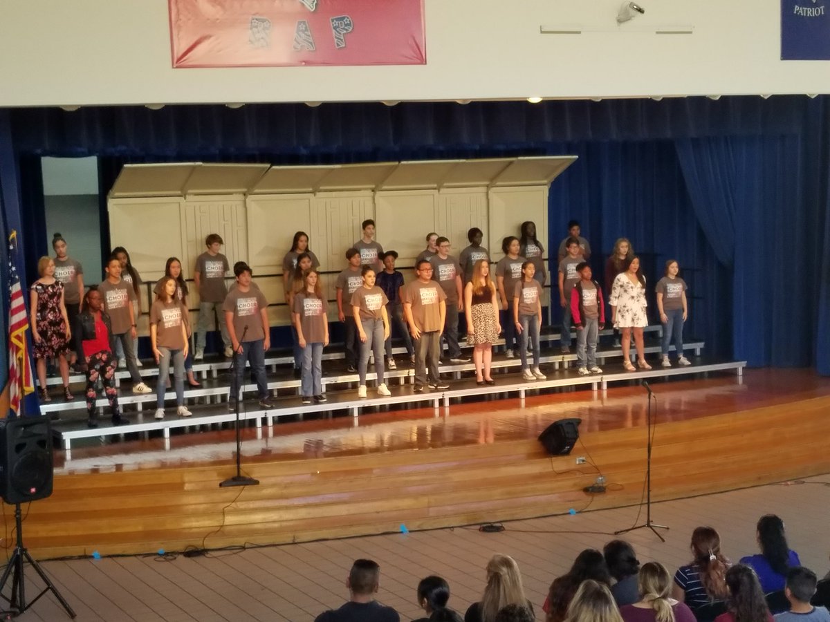 Kidzmartz's tweet photo. At TMS Choir POP Show 2018 #talented @ThorntonCFISD https://t.co/cJD2K08ZbD