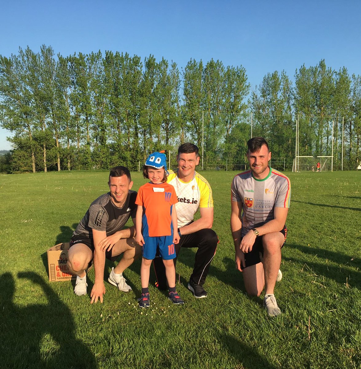 mikejnolan911's tweet image. Míle Buíochas to Eoghan Ruth, John Murphy &amp;amp; Darragh Foley who some how found the time to come &amp;amp; train our U6 &amp;amp; U8 Ml Davitt’s teams last night. Not forgetting our man @CannonGannon9 who has helped our club no end this year #realrolemodels #truegaels #carlowrising Ceatharlach abú