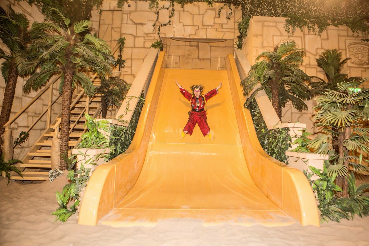 CrystalMazeHQ's tweet photo. Sliding into #bankholiday weekend got us going like...
#crystalmaze #manchester #cystalmazeliveexperience #startthefansplease #slide #playgroundforgrownups #aztec #azteczone #london #angelislington #spinningfields #littlelion #playforreal #maze #weekendsinmanchester https://t.co/x83fOixgEO