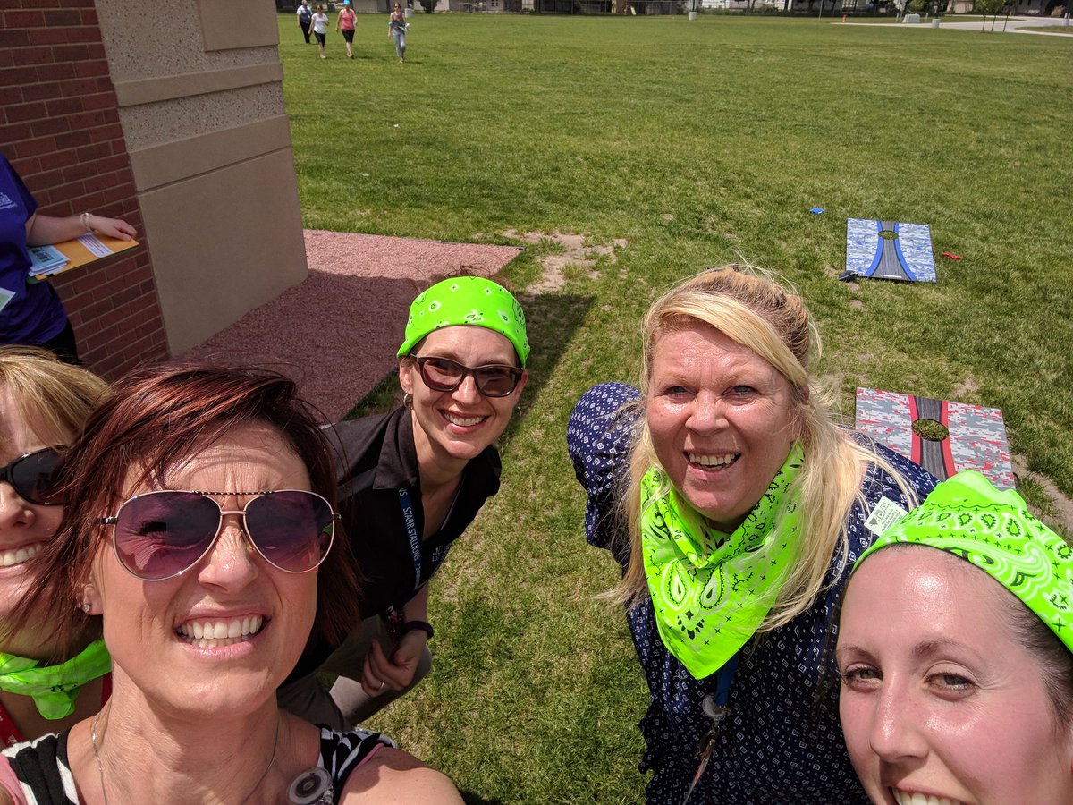 bwaind's tweet photo. Throwing in the towel @StarrElementary #GIStarr https://t.co/gI9hAm6ATG
