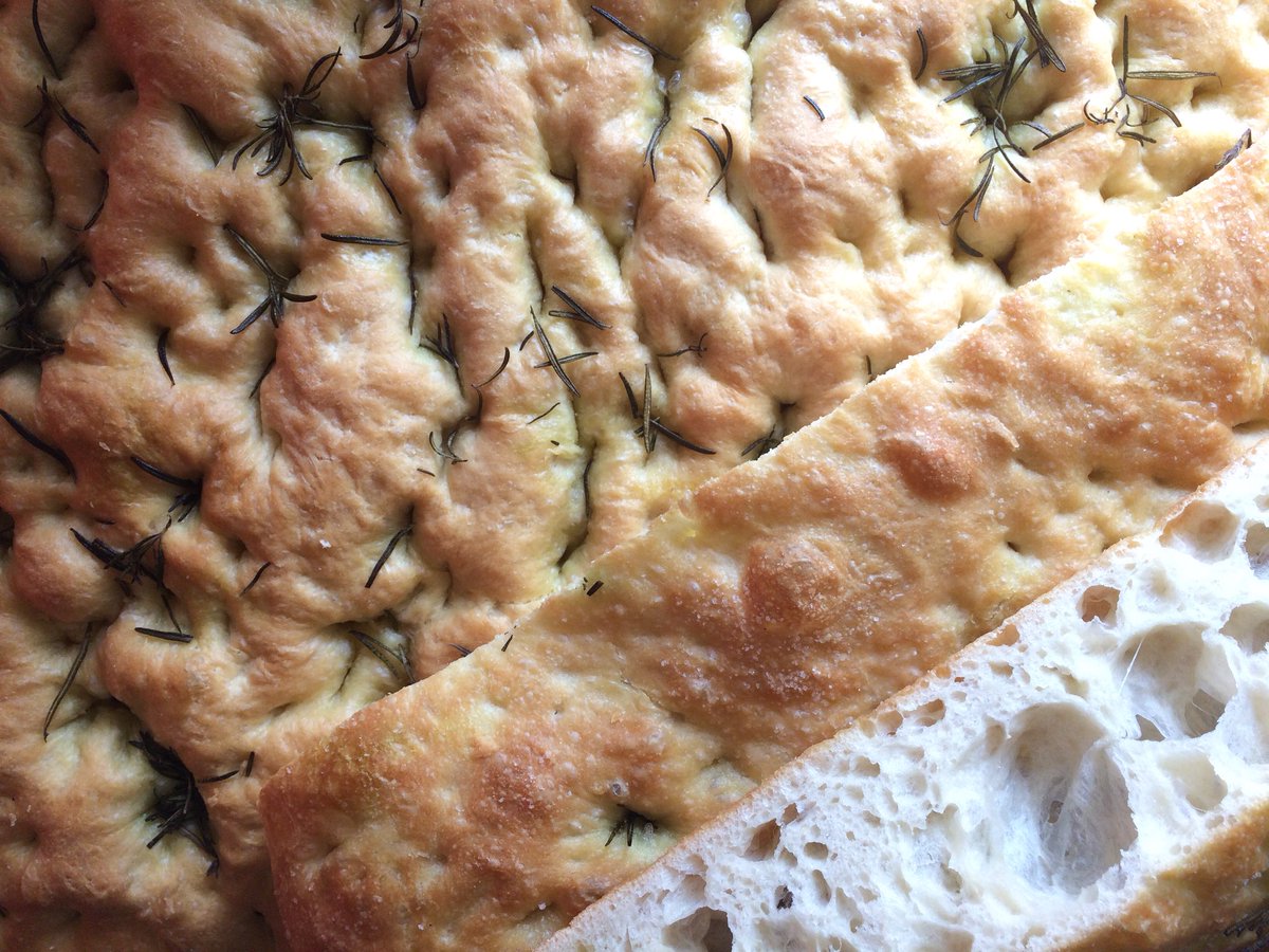 Look what's coming this Saturday! 🥖 Freshly baked focaccia with rosemary, olive oil and sea salt! #loaf #loafbakery #farnham #fourmarks #godalming #farncombe #fleet #focaccia #bread #salt #rosemary #salt
