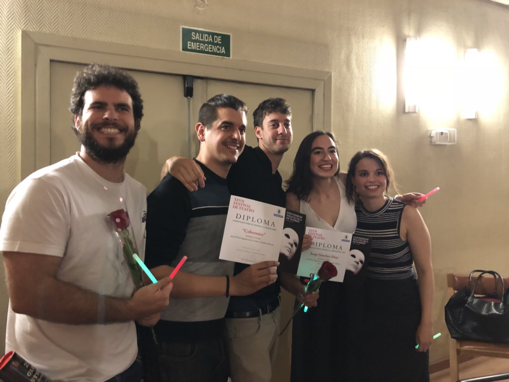 TeatroenCanal's tweet photo. Pues después de este año lleno de emociones nos llevamos a @caminosupm dos #nominaciones a #mejordireccion y #mejorobra en el festival de teatro de @La_UPM Enhorabuena a @NoECulpaNuestra por ese merecidísimo premio por #waitress sin duda la obra del año. https://t.co/sn4AnSPES1