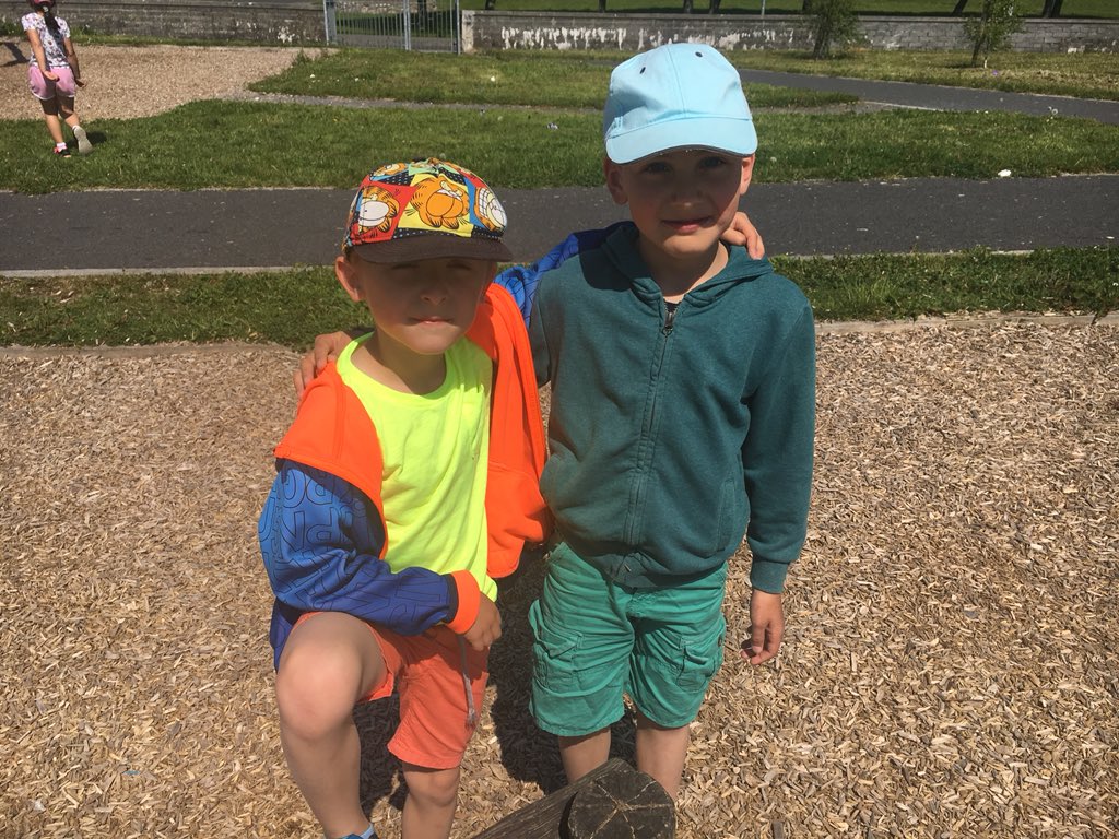SeniorInfGETNS's tweet photo. Fun in the sun ☀️☀️🎉 https://t.co/MHwWxP8mzS