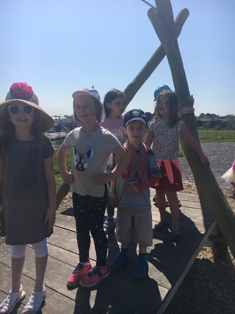 SeniorInfGETNS's tweet photo. Fun in the sun ☀️☀️🎉 https://t.co/MHwWxP8mzS
