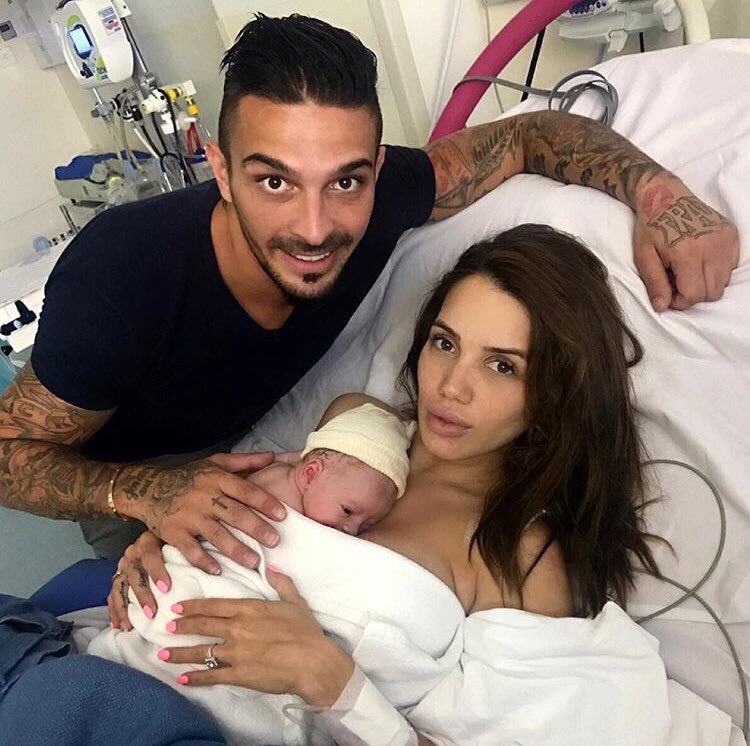 Les Marseillais Felicitations Le Petit Tiago Se Porte Bien 3kg100 52cm Manonmarsault Julienmiami