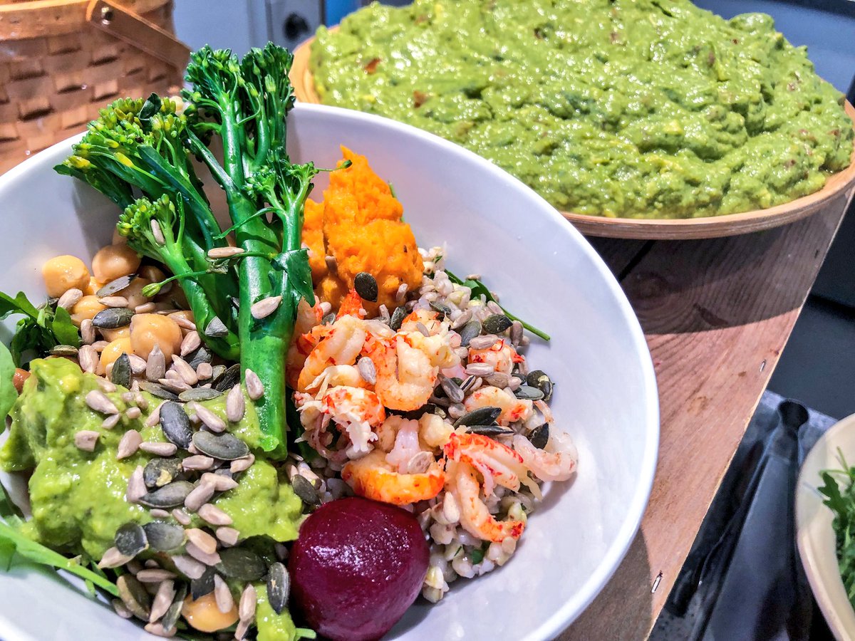 KarolineIKP's tweet photo. That time of the day after have had the Super ProteIn bowl, you feel like ... “it is time to morph!” 👊🤸‍♀️🙅‍♀️🤘#supperboost #extraenergy #powerrangersmode #kitchenon4 @BaxterStorey #foodholics #colourful #allfromfresh #trustedsuppliers https://t.co/SMPnVaBqTJ