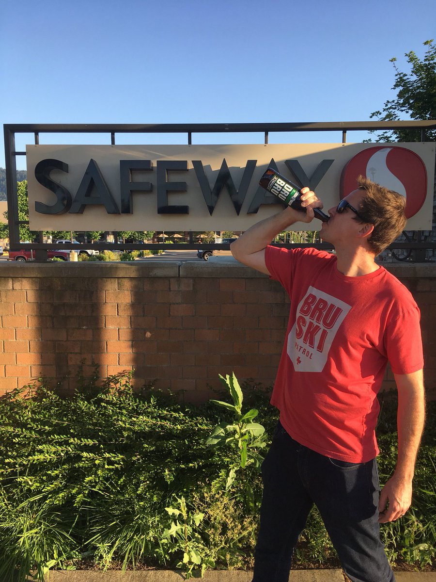 DRUBRU's tweet photo. We’re now on the shelves of 30 @Safeway stores across Western WA! Styles vary per store but most should have Hop Session and #kolsch. 
#safeway #22ozbomber #22ozbeer #bottledrop #poundingman #bruski #bruskipatrol #kölsch #hopsession #drinkmorebeer #independentcraftbeer https://t.co/0iWCWbpj56