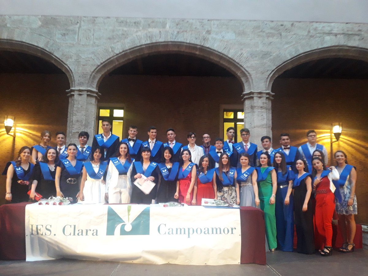 sdlingualatina's tweet photo. Els protagonistes de l'acte, els alumnes de @iesccalaquas. Enhorabona! https://t.co/o07cC6Z4bG