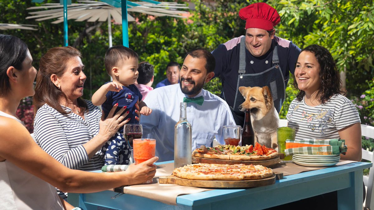 EstiloSaul's tweet photo. Felicidad es disfrutar una pizza en compañía de tus personas favoritas. En L'Osteria podrás con un mismo platillo satisfacer los gustos de más de una persona a la vez: https://t.co/fI6Tkt0njI https://t.co/QzjdT9nmM1