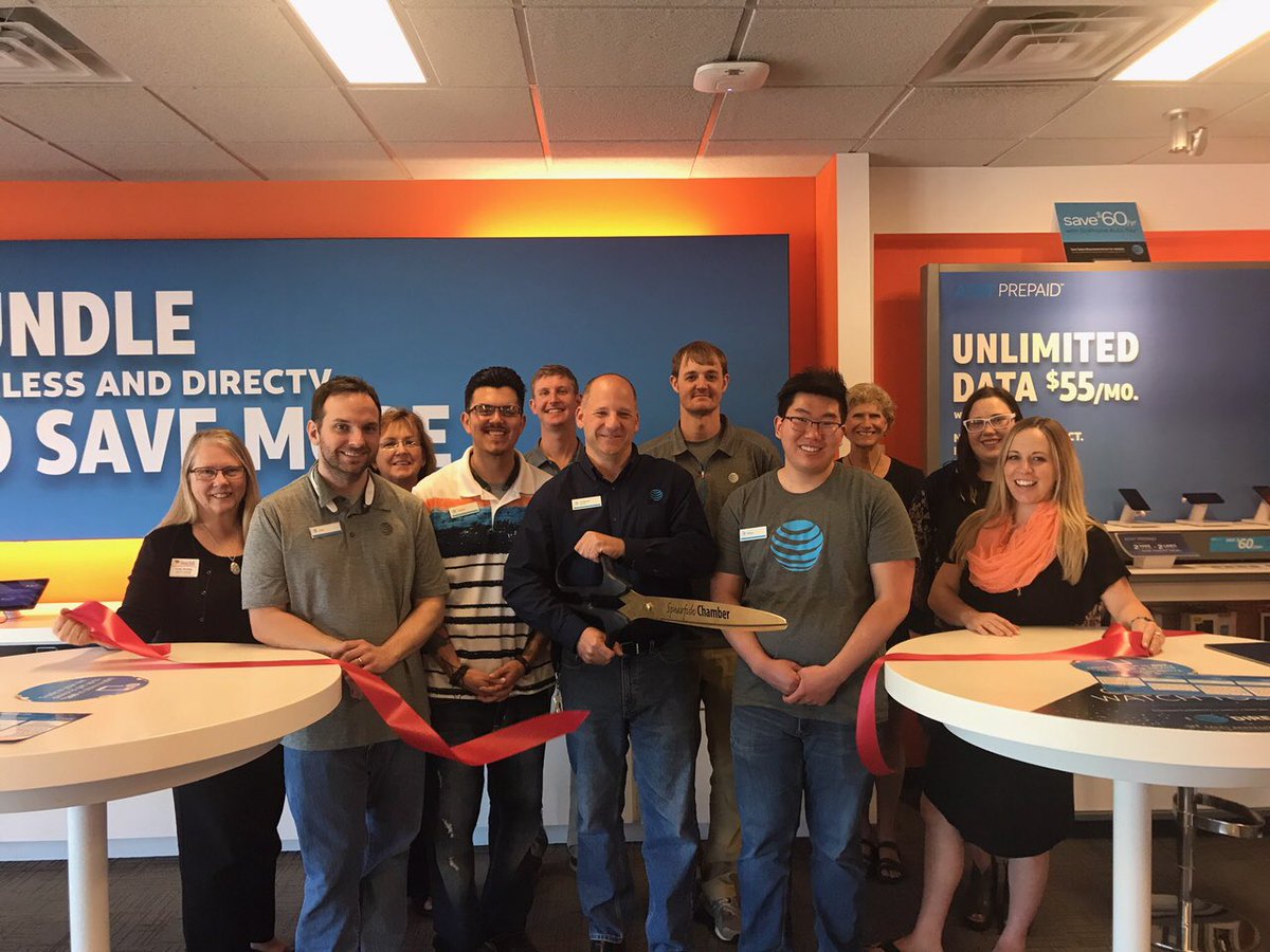 ChadEAnderson1's tweet photo. Amazing week at AT&amp;T in Spearfish!  We are official members of the Spearfish Chamber and looking forward to being apart of Spearfish Downtown Friday nights this summer!  #BoldNorthernPlains @LMKtweets @bpeterson407 https://t.co/Az7sy9eG8D