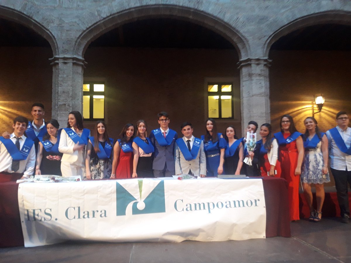 sdlingualatina's tweet photo. Els protagonistes de l'acte, els alumnes de @iesccalaquas. Enhorabona! https://t.co/o07cC6Z4bG