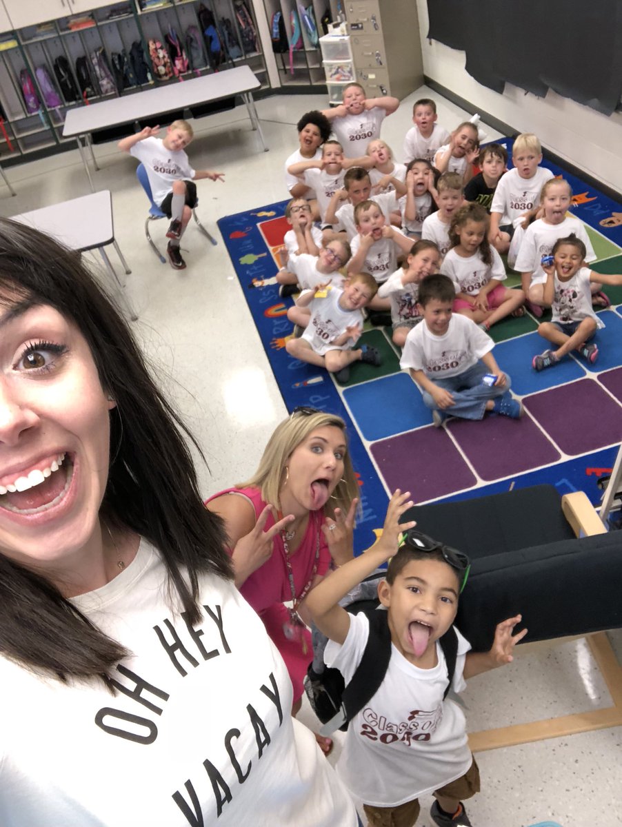 msgaruccio's tweet photo. What a fun and emotional last day! I couldn’t love them anymore! ❤️Thank you for another great year in kindergarten! #bowman #kdg #summervacation https://t.co/t3YBgLnDde