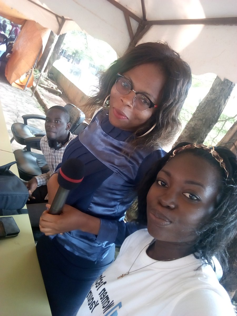 ingrid_twins's tweet photo. Une journée enrichissante.
Une fois de les Women étaient à l'honneur avec @WTMYaounde @GDGYaounde Pour nous apprendre un peu plus sur la Réalité virtuelle #VR et des applications. @Cyprien_T @Chrispandja nous a présenté les objectifs du WTM. Les JUIN à Yaoundé 1 amphi 502. https://t.co/osnI3qZjbJ