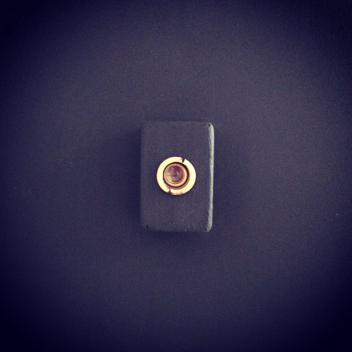 Solo tienes que mirar y darle a un botón. Es simple, fácil y rápido, pero si lo haces ya no habrá vuelta atrás. 

Últimos días de mi pieza #Privado en <a href="/microteatro/">microteatro</a>. Tienes hasta el domingo para descubrir qué se esconde en el interior!!!

💡💡💡💡💡💡💡💡💡💡💡