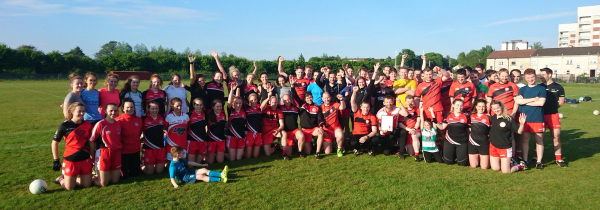 Glasgow_Sport's tweet photo. ☀ wasn't the only reason @glasgowgaels were smiling @ tonight's training, they were also presented with Glasgow Sport's Club Mark Accreditation!!!Recognising the excellent policies &amp; procedures in place to ensure it's an enjoyable &amp; safe club for everyone Congratulations! 👏 https://t.co/fJLk5ldVmv