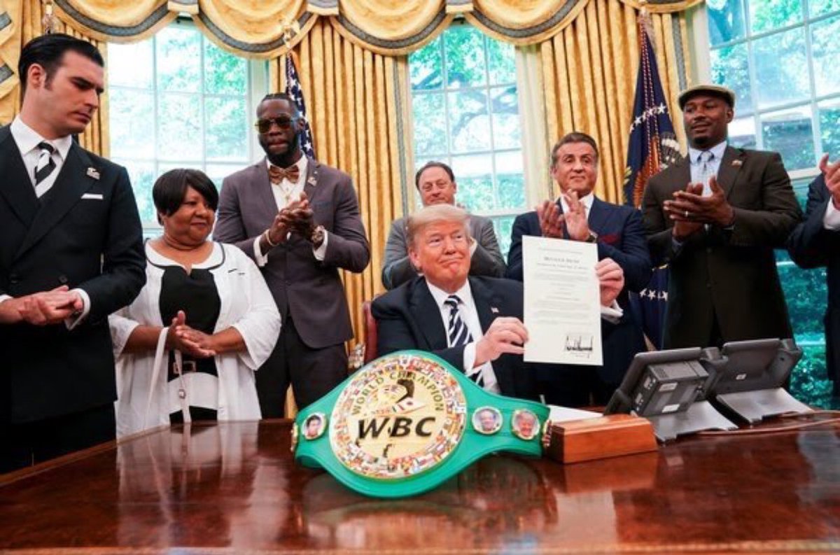 realkareemdream's tweet image. Though @BarackObama used executive clemency for 1,927 (212 Pardons), he refused to Pardon a Racially Driven conviction to “Black Trailblazer” &amp;amp; “Boxing Champ” Jack Johnson (RIP). Thanks to @realDonaldTrump, today we celebrate a racial injustice made right! #WeAreUrbanAmerica