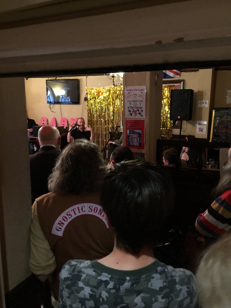 e17RnR_books's tweet image. Now this cool. @tracey_thorn Andrew Weatherall &amp;amp; @booniepops listening to @Mr_Dave_Haslam at a very packed @TheVic_E17 Walthamstow  @WFculture19