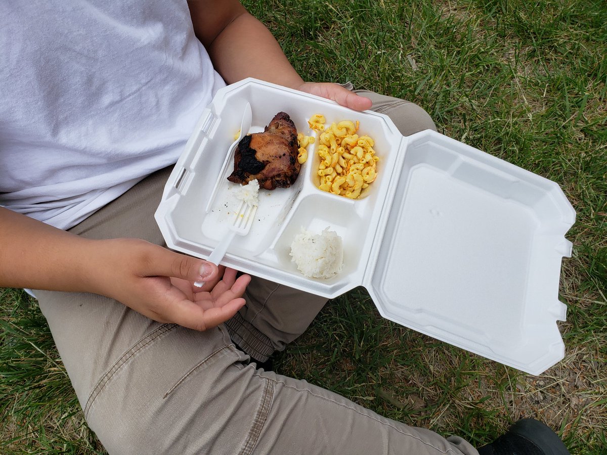 westridgedrama's tweet photo. Ending Humanities class with an authentic Samoan BBQ and learning what it was like to grow up in the island! #EngagingSs #SamoanStyle @WRidgeMS @theSMSD https://t.co/5znywcfp0c