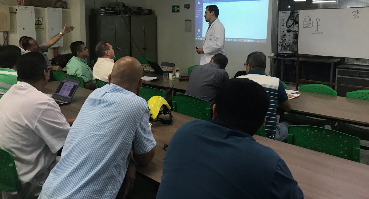 josegcontrera's tweet image. #AEstaHora en las instalaciones del Centro Industrial y de Aviación, la Escuela Nacional de Instructores forma a 16 instructores @SENAComunica del área automotriz en el mantenimiento de vehículos híbridos y eléctricos