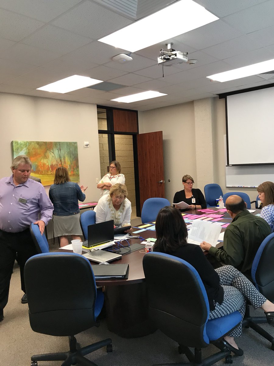 darla_fagan's tweet photo. Brazosport College and Brazosport ISD working together to create high school pathways integrated with college core completion plans and transfer plans. Collaboration at work for student success! #BISDpride #BCGators https://t.co/ZzGfif1oyr
