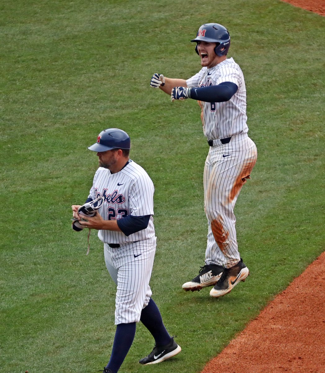 OleMissPix's tweet photo. RT IF YOU LOVE THOMAS FREAKING DILLARD!!!

@thomas_dillard7 @OleMissBSB https://t.co/G07vDKTDvn