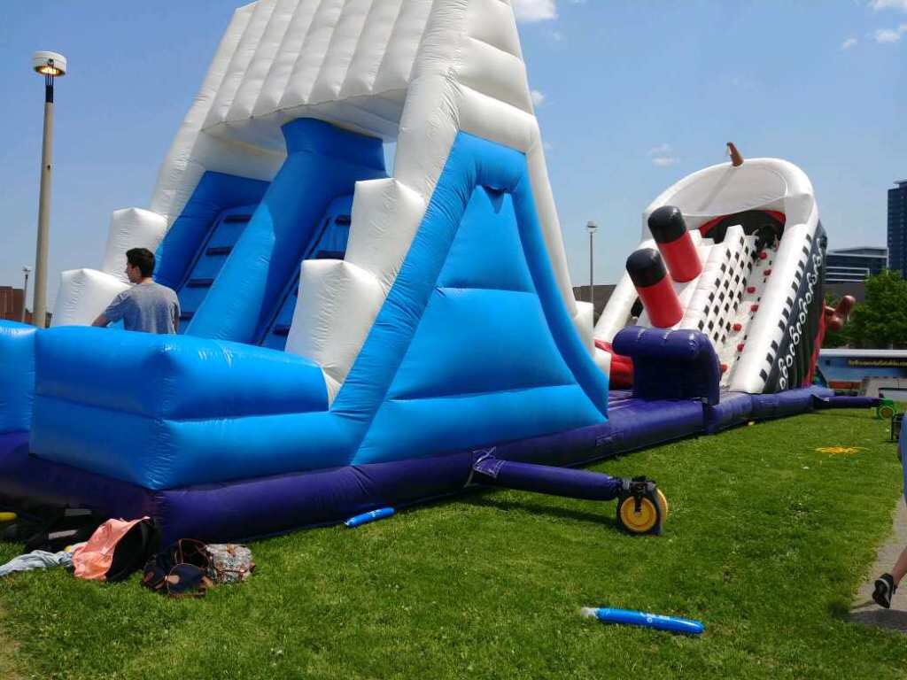 WCI_YRDSB's tweet photo. Make sure you check out all the stations, lots going on! @Shieldinit #foodtrucks #bouncyhouse #relay4lifeWCI https://t.co/6b4jDekugB