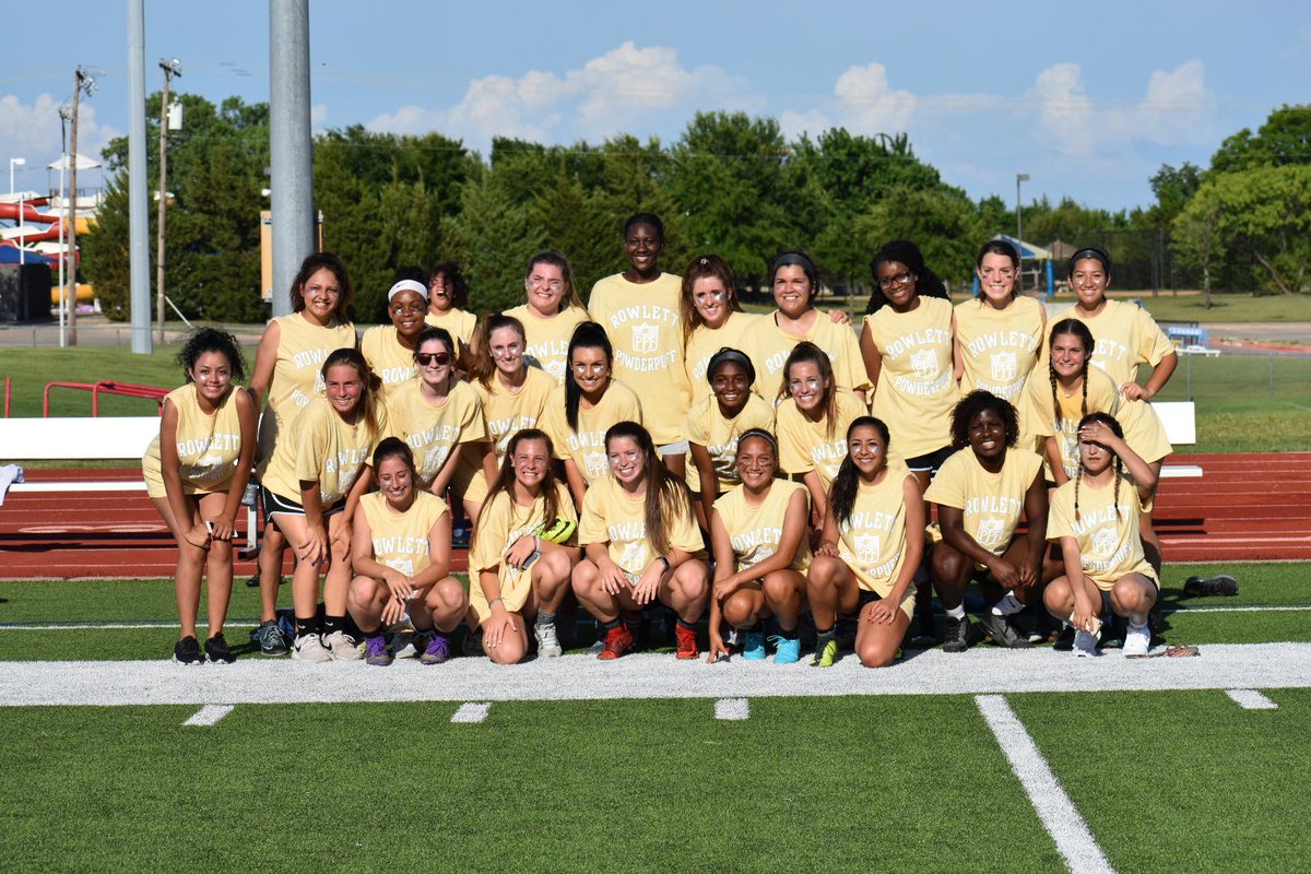 LettPhotoClub's tweet photo. The @2018classrhs vs @Rowlett2019 Powder Puff Game for the @RHS_Eagles was awesome! Remember ladies, this was supposed to be FLAG football. As you can see from the pictures, things got intense! #weRone #RHSEveryDay https://t.co/N5276uEIwn