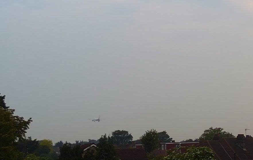 airlivenet's tweet photo. LIVE Air Canada #AC868 from Toronto just did a go around at London Heathrow. Watch: https://t.co/6jgc4tO4FR https://t.co/189pmpasmB