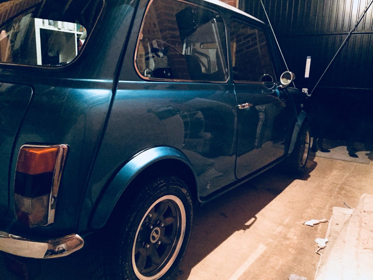 Hoole16's tweet photo. #waxonwaxoff even waxing and polishing this car makes me smile! #minimad #classicsidewalk https://t.co/ltpZBoPP3A