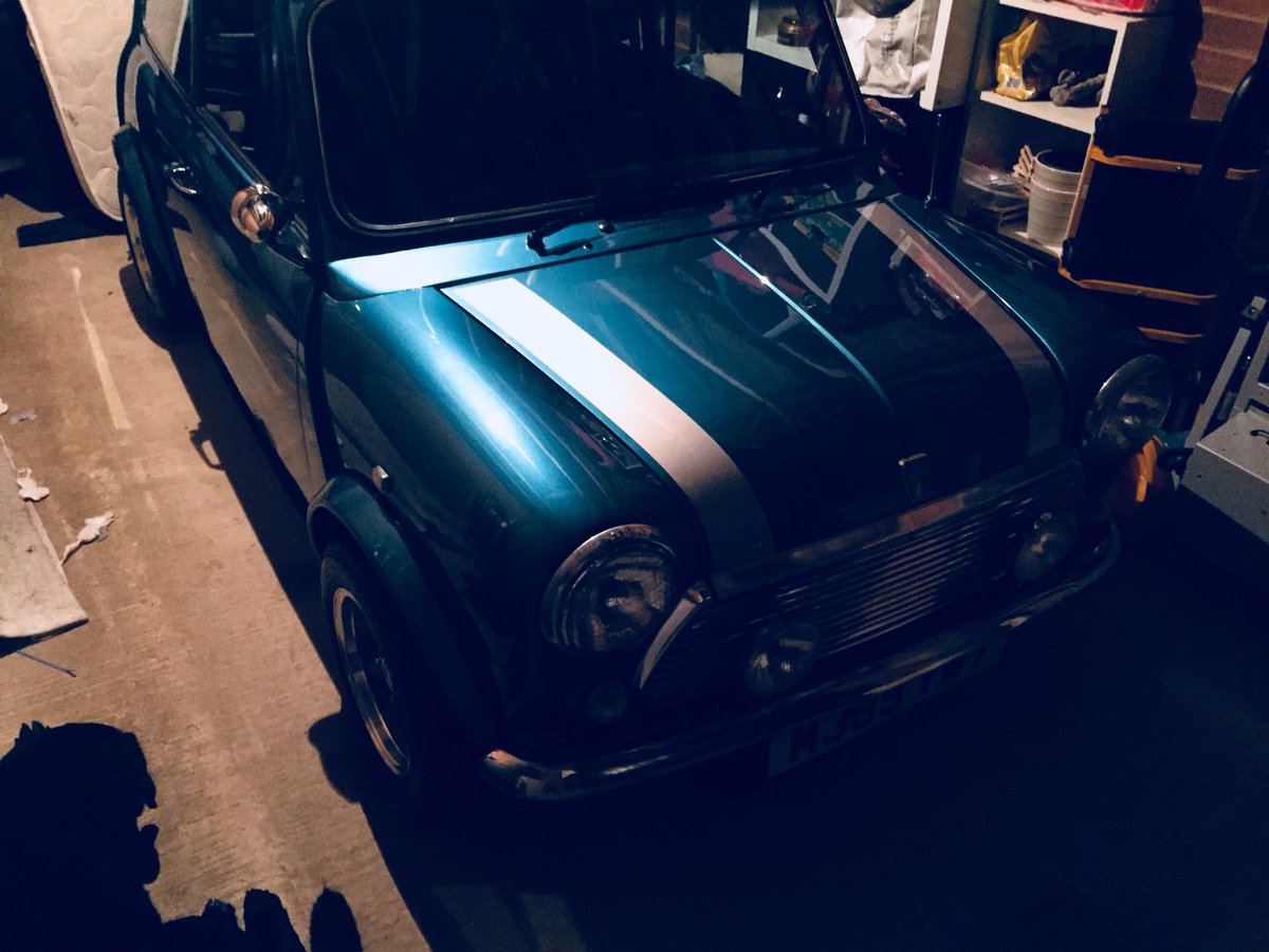 Hoole16's tweet photo. #waxonwaxoff even waxing and polishing this car makes me smile! #minimad #classicsidewalk https://t.co/ltpZBoPP3A