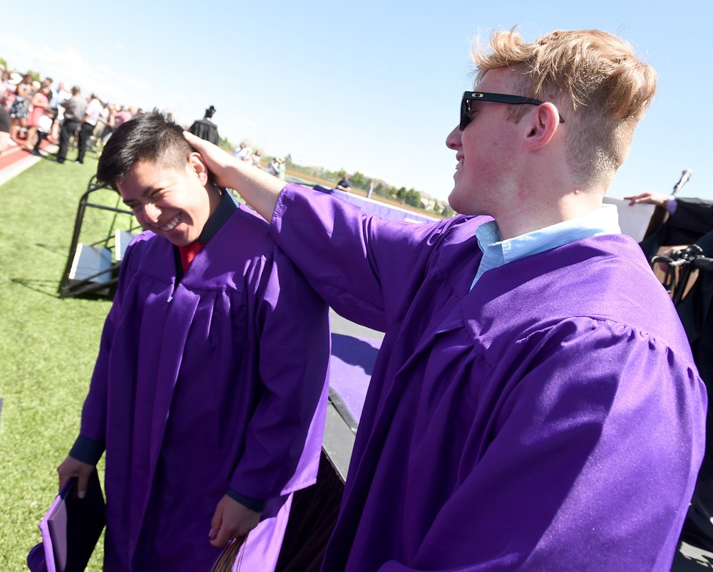 cliffpix's tweet photo. Holy Family High School graduation. https://t.co/OVSm0jQFxC @HF_Athletics https://t.co/MuH5Ml0qtn