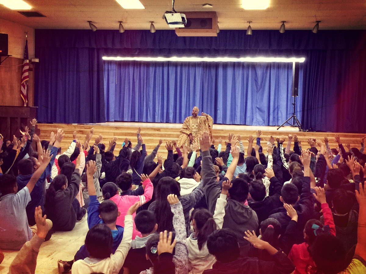 Obsessed_Writer's tweet photo. Today’s Reading is Fundamental  @RIFWEB  Celebration with students and staff of Voorhis Elementary in Mountain View Unified was an epic ode to literacy promotion. Thank you for allowing me to be a part of your community! https://t.co/BQZ5XGSPdO https://t.co/lWDoPf60aP