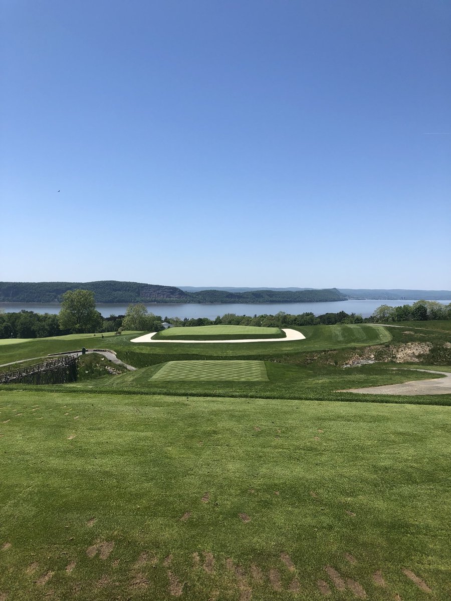 EffTruck's tweet photo. I can’t believe this place isnt in the top 100. It should be top 75 easily! #SleepyHollow #TopHundo #LifeOfMike #GolfIsCool https://t.co/RZBmQx9hKK