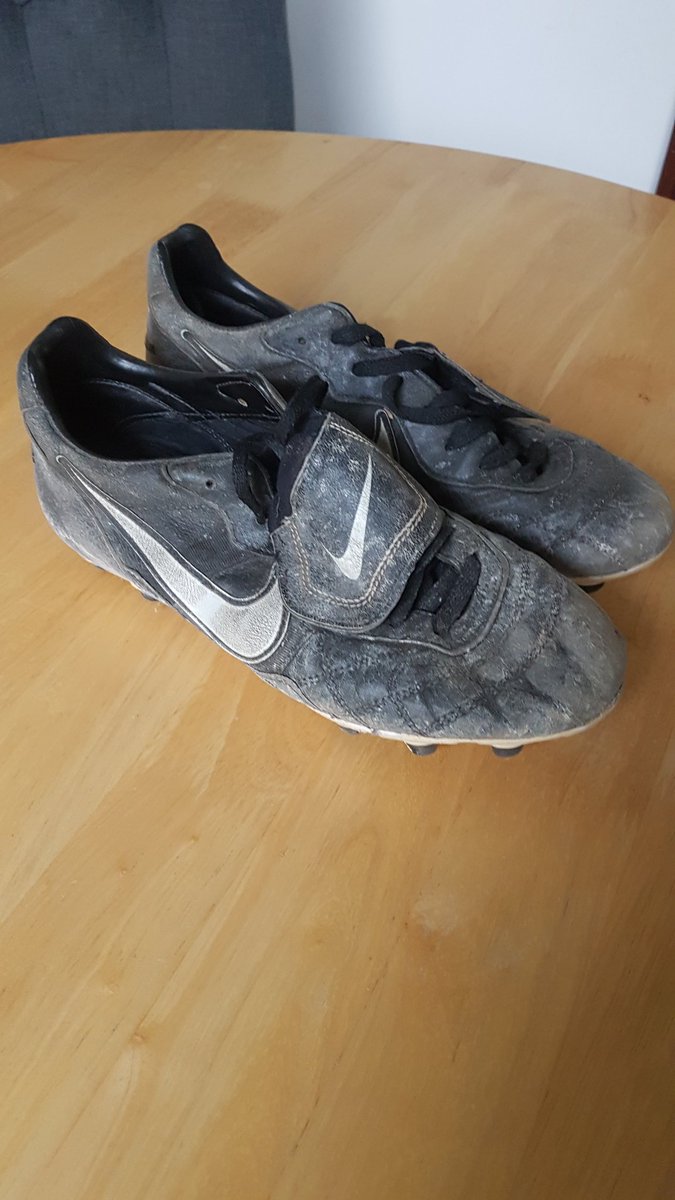 benprice86's tweet photo. I was lucky enough to have @11Gossy as my coach when i was 15 yrs old. He kindly gave me his boots when he left. 

17 years on i attempted to clean them. Still with the same dirt on from his last session. 

Thanks for the memories Jez and keep up the good work with @TheNNAB https://t.co/3HaCAhcySt