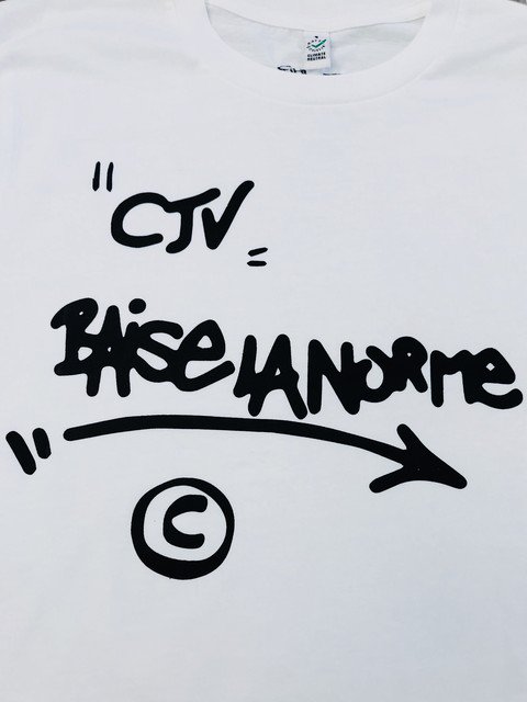 ShirtworksLtd's tweet photo. Black and white screen print =classic
.
.
#screenprinting #screens #shirtworks #silkscreens #inks #branding #ethicalprinters #printers #designs #oxford #colours #printdesign #designfeed #printmaking #silkscreening #silkscreenart #silkscreenshirts #silkscreenlife #printlife https://t.co/aP9FqW5am6