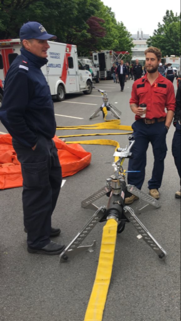 WestVanFireDept's tweet photo. Captain Clements from West Vancouver Fire Department showcasing the newest wild land interface firefighting tool.
the Firebozz sprinkler system. #wildland #DWV #WVFD #bcwildfire #firebozz https://t.co/Tlal9nl9tZ