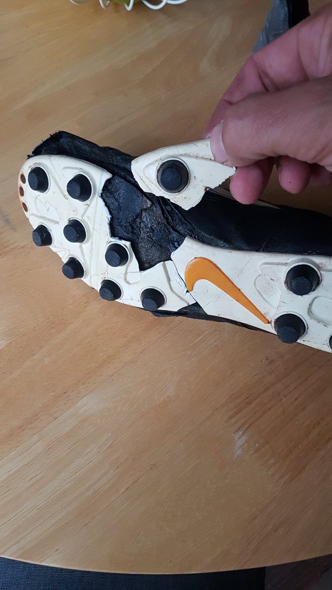 benprice86's tweet photo. I was lucky enough to have @11Gossy as my coach when i was 15 yrs old. He kindly gave me his boots when he left. 

17 years on i attempted to clean them. Still with the same dirt on from his last session. 

Thanks for the memories Jez and keep up the good work with @TheNNAB https://t.co/3HaCAhcySt