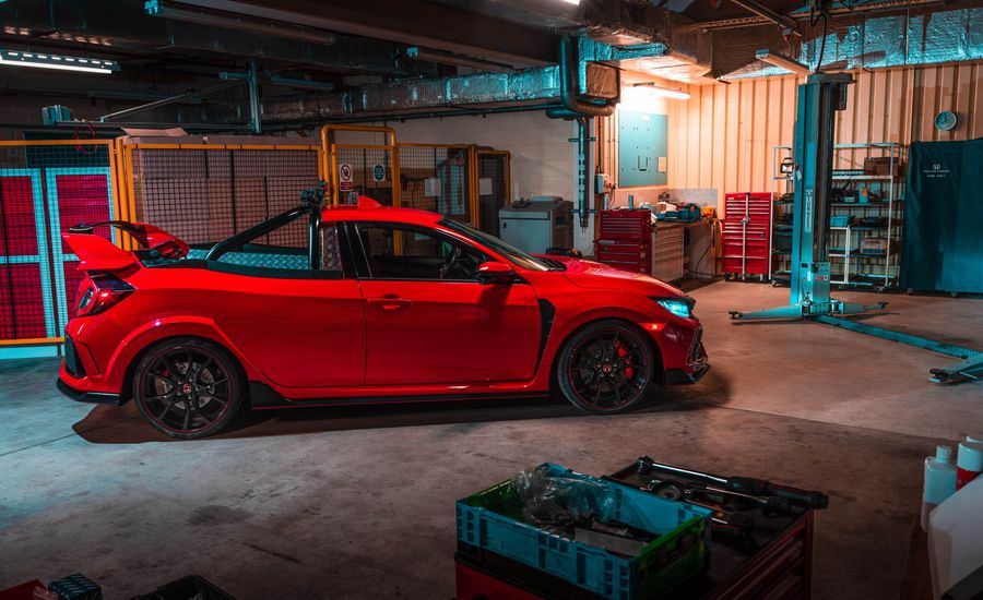 Car and Driver tweet media