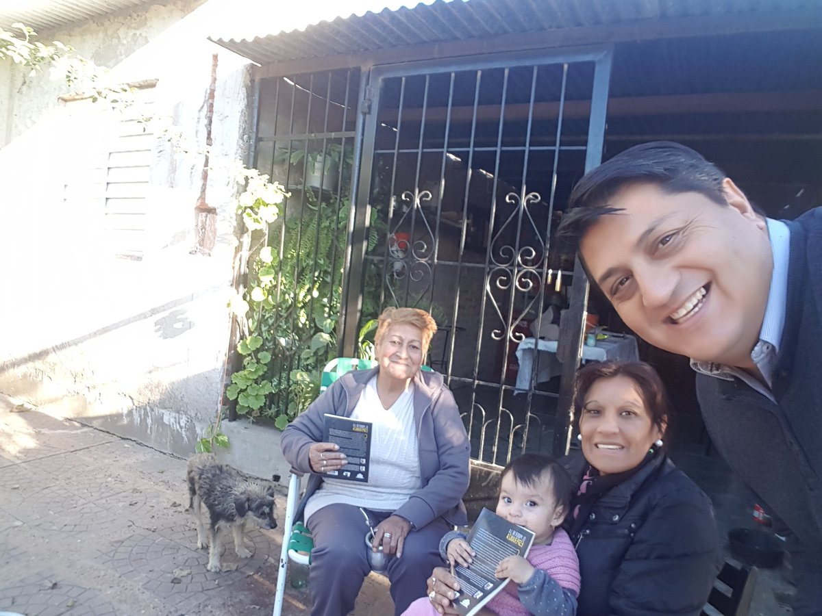 IvanRosales777's tweet photo. AAN-Los habitantes de Resistencia muy receptiva y agradecidas por #ImpactoEsperanza. El tema del libro #ElPoderDeLaEsperanza  atrapa a las personas https://t.co/Is8G4HVntT