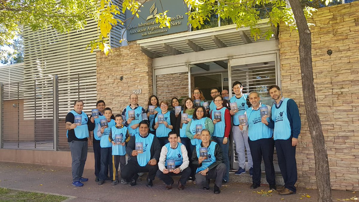 IvanRosales777's tweet photo. AAN-Los habitantes de Resistencia muy receptiva y agradecidas por #ImpactoEsperanza. El tema del libro #ElPoderDeLaEsperanza  atrapa a las personas https://t.co/Is8G4HVntT