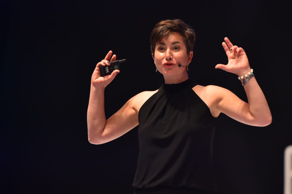 camaracali's tweet image. "Los Millennials están convencidos que pueden ser felices con su trabajo y que con ello puede crear un mundo mejor" @AnaSarmientoCo #Exponegocios